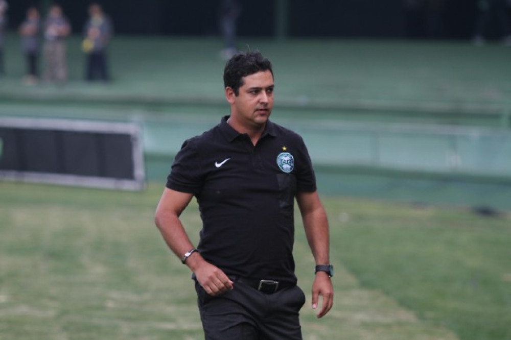 Marquinhos elogia Ruy e Thiago Galhardo