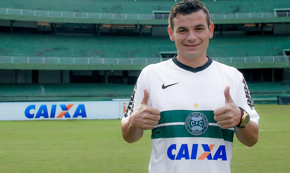 Ruy reestreia e se destaca