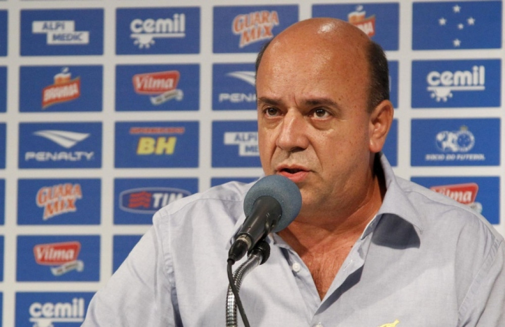 Valdir Barbosa é apresentado e reforça otimismo