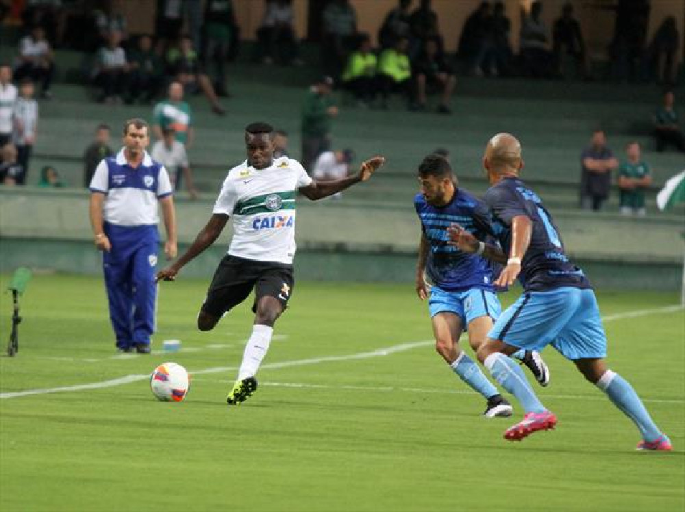 Negueba desperta interesse do Grêmio