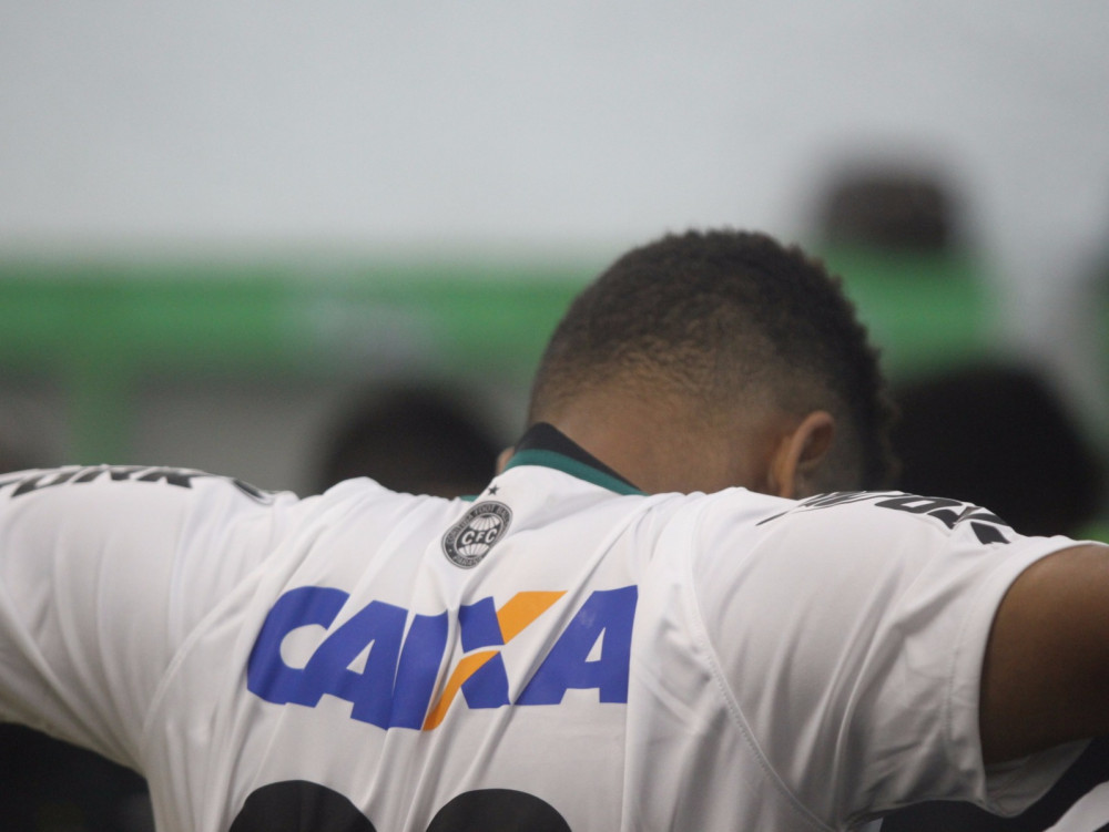 Derrota na primeira partida fora de casa