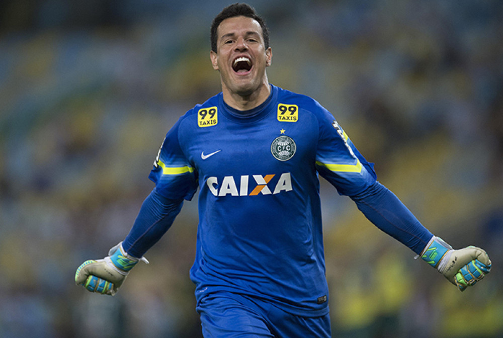 Wilson renova com o Coritiba