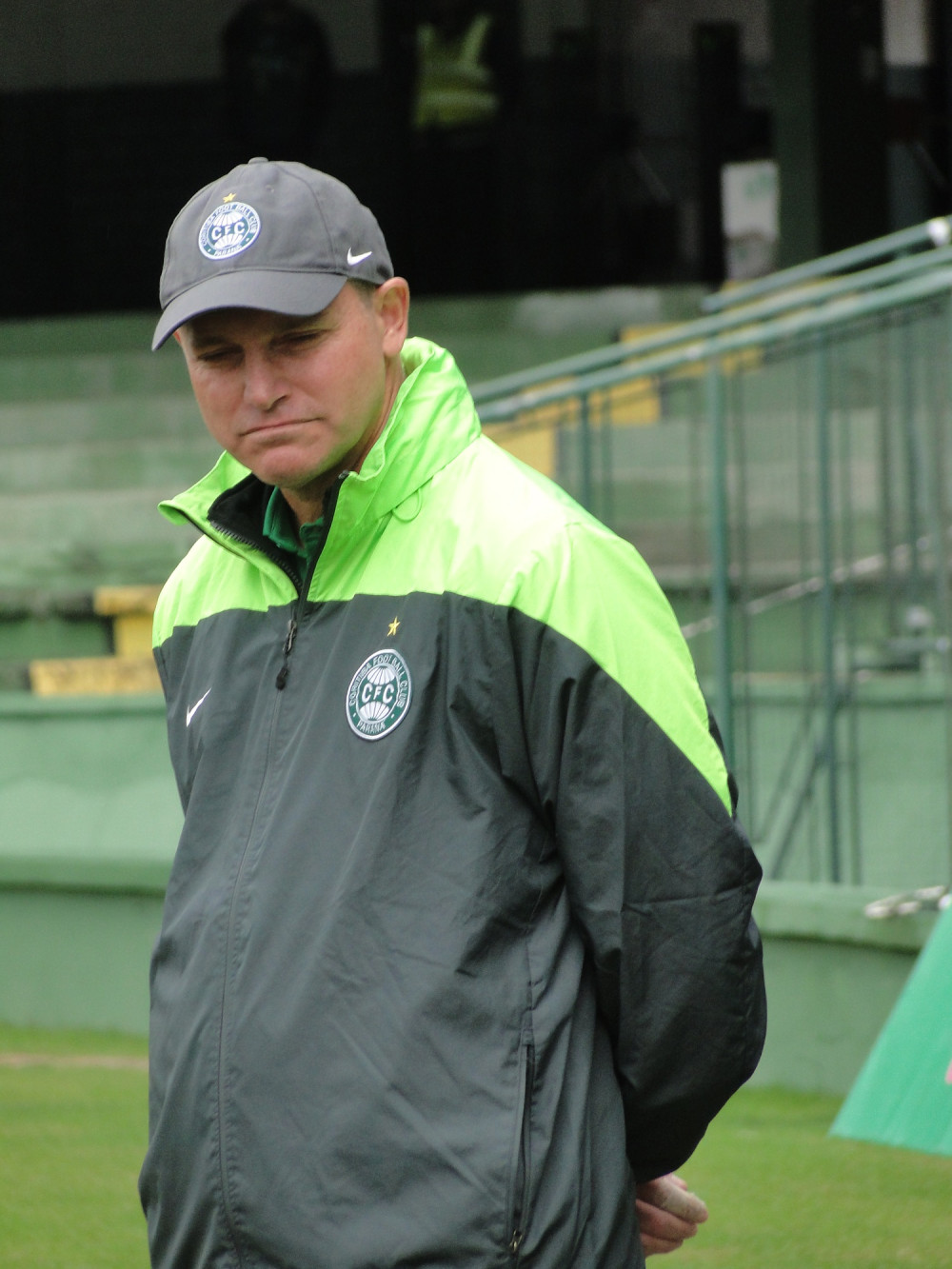 Sandro Forner é o novo treinador do Coritiba