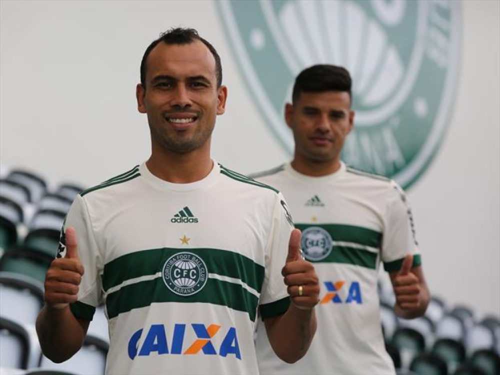 Coritiba anuncia os primeiros reforços