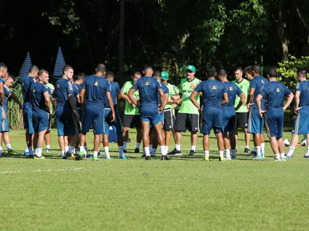 Sandro Forner começa a dar forma ao Coritiba