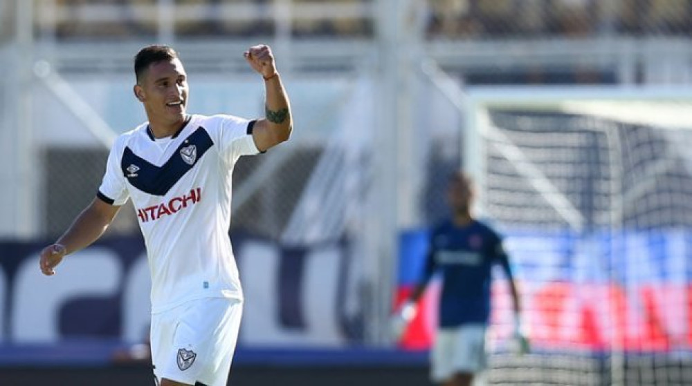 Coritiba contrata meia argentino