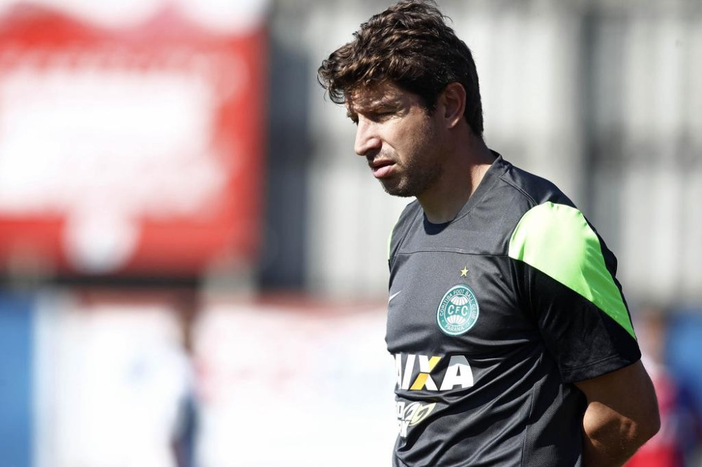 Procura-se um técnico!
