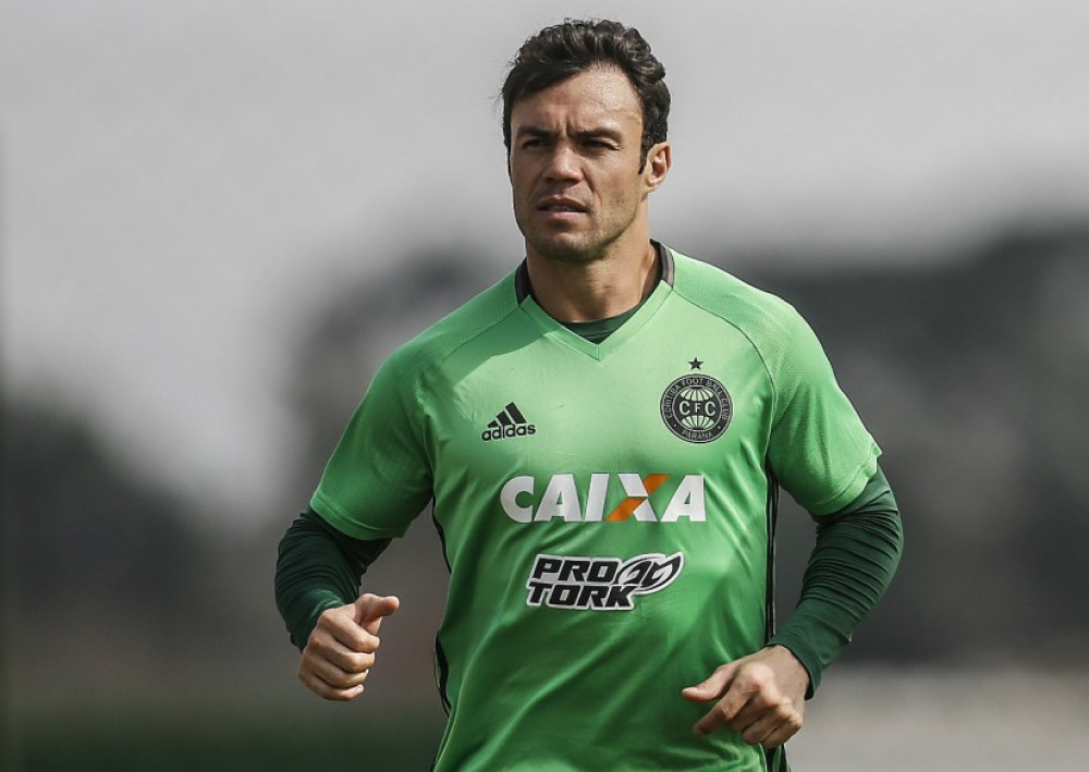 Kleber se reapresenta ao Coritiba