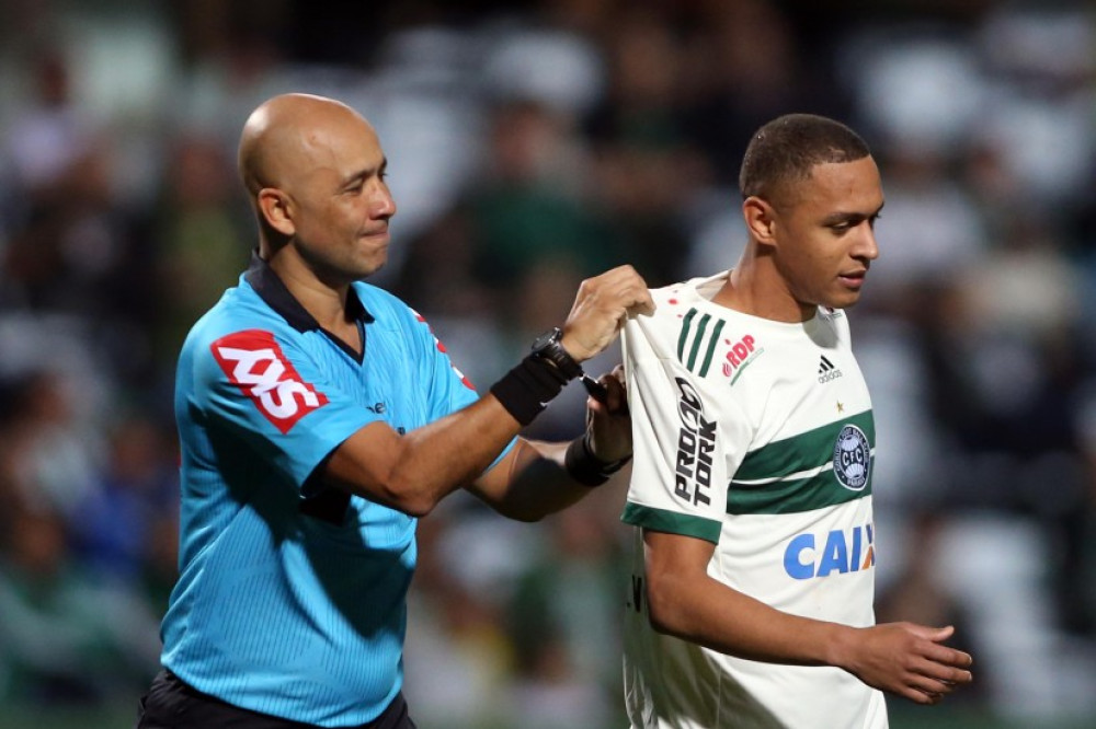 Leandro Silva fora do jogo contra o Fortaleza