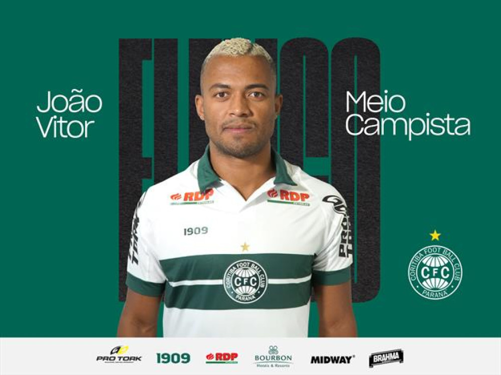 Coritiba apresenta o meia João Vitor