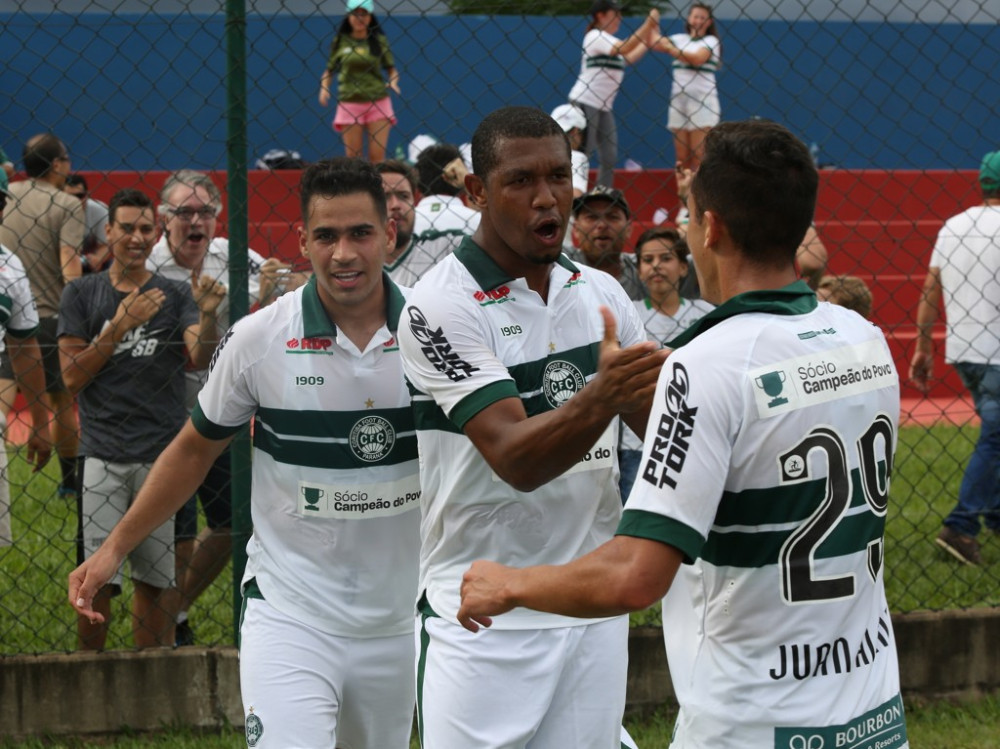 Ponto fora da curva ou uma nova fase?