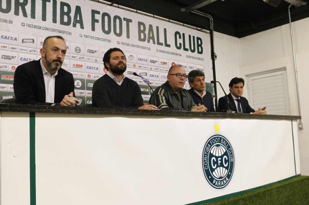 Barroca e Pastana devem ser oficialmente desligados do Coritiba nesta segunda-feira