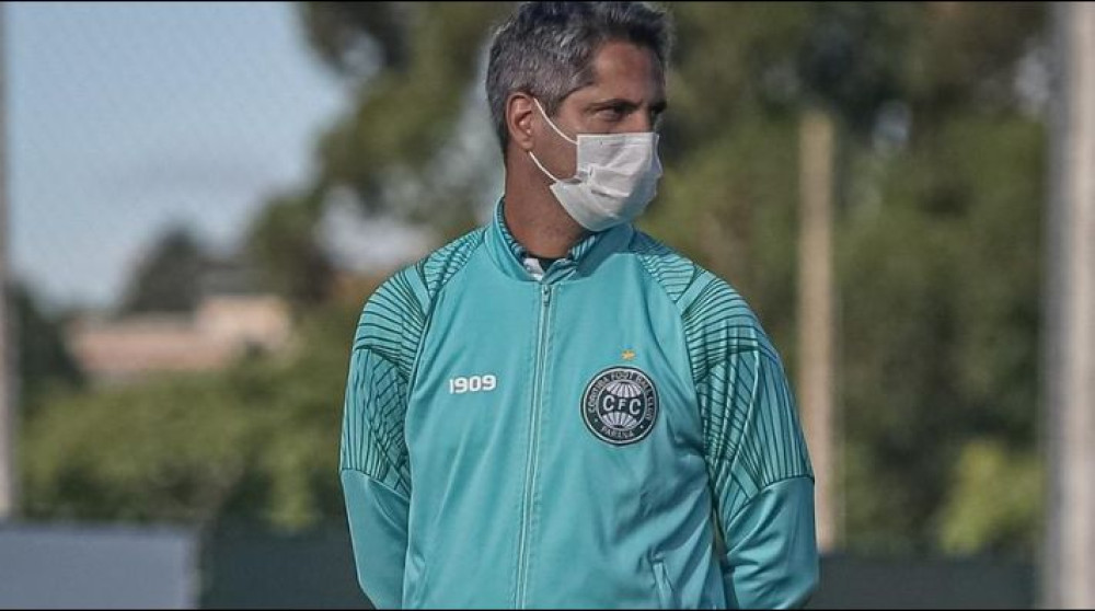 Rodrigo Santana tem inicio ruim no comando do Coritiba