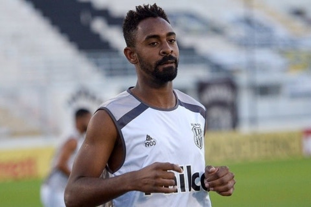 Coritiba tem novo zagueiro treinando no CT da Graciosa