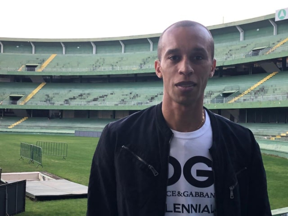 Miranda deve definir hoje o seu destino