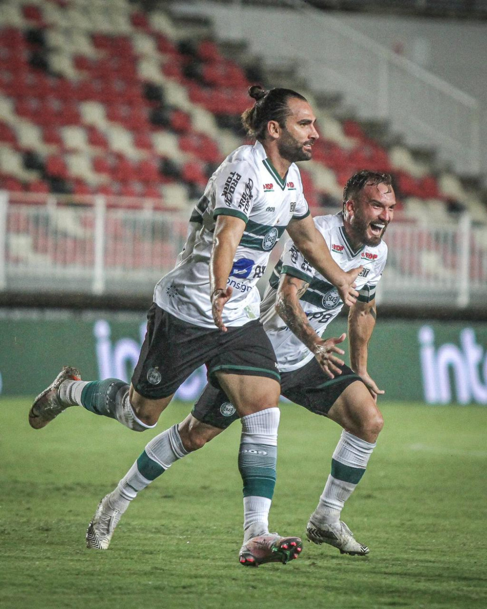 Coxa vence o Operário e se classifica na Copa do Brasil