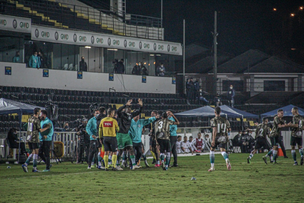 Coxa enfrenta o Galo por vaga nas semifinais 