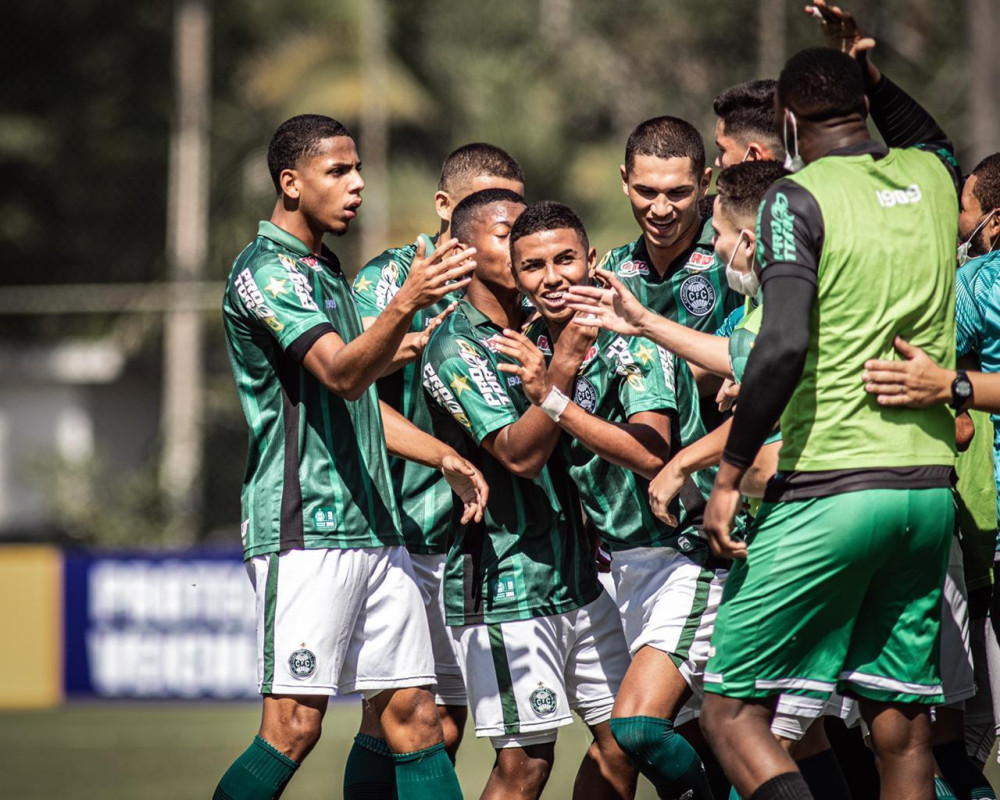 Coritiba vence o Atlético/MG e se classifica