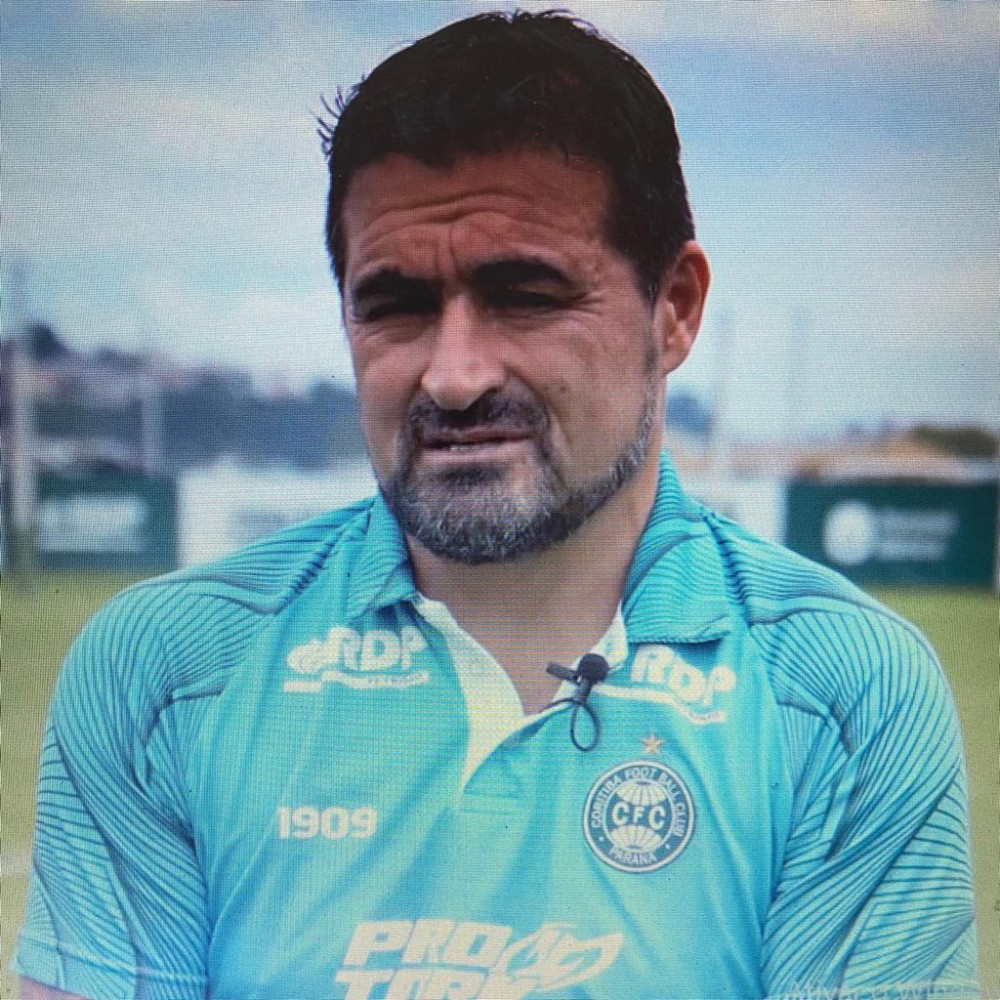 Toro Acuna deixa o Coritiba