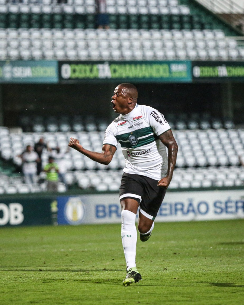 Coritiba libera William Alves