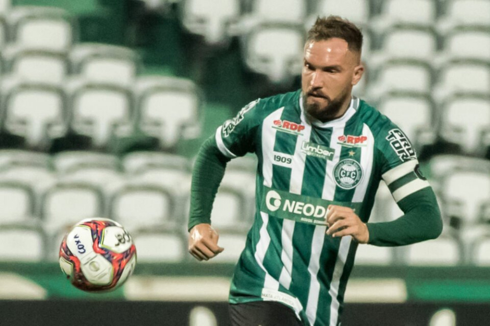Willian Farias é relacionado para jogo contra o Bahia de Feira