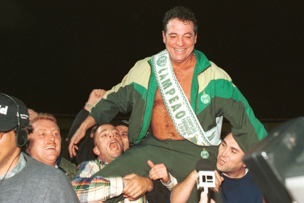 O técnico que tirou o Coritiba da fila