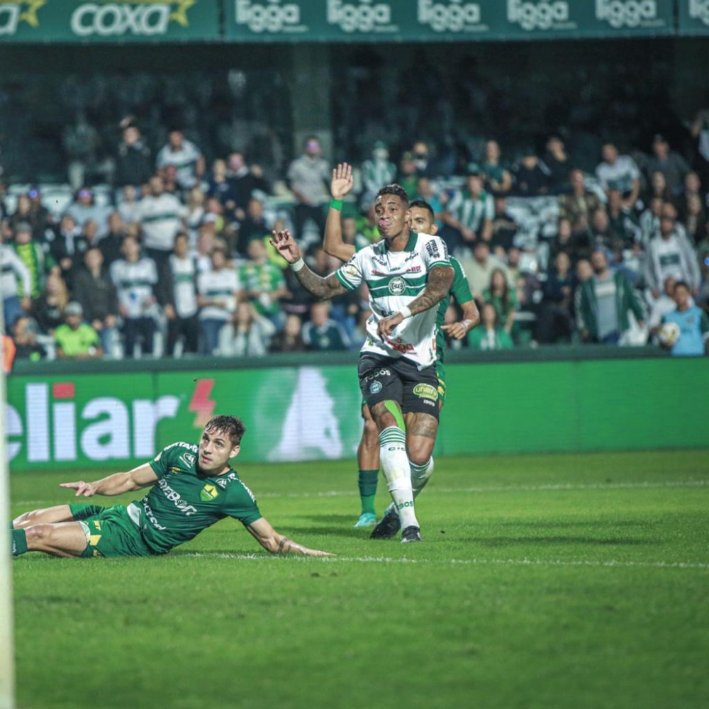 Coritiba conquista importante vitória contra o Cuiabá