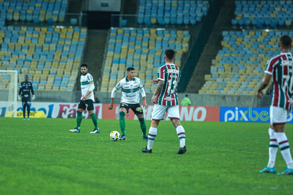 Coritiba passa vergonha no Maracanã e é goleado pelo Fluminense.
