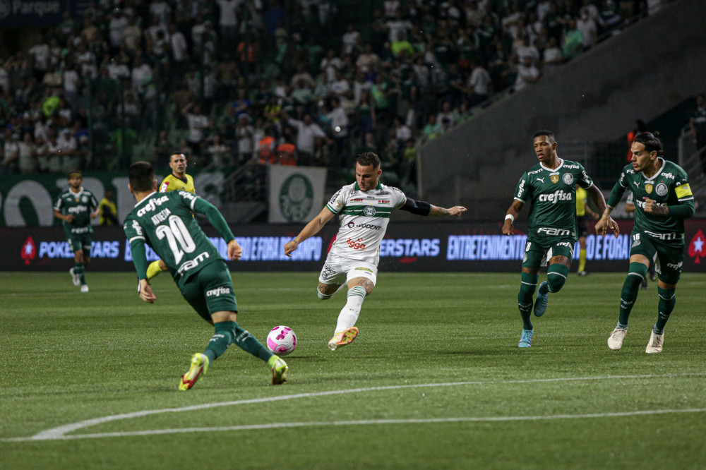 Coritiba é goleado pelo Palmeiras