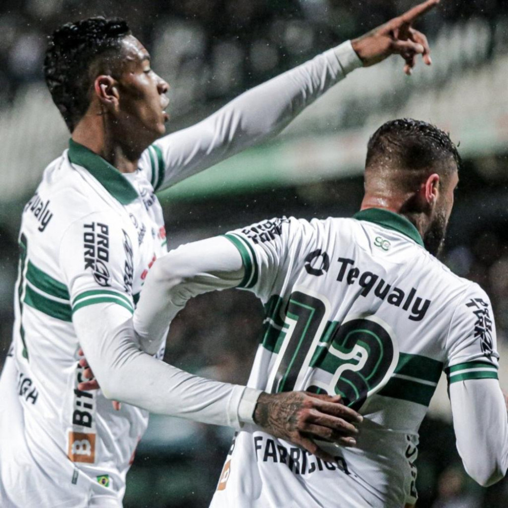 Fabrício Daniel e Alef Manga vivem bom momento no Coritiba