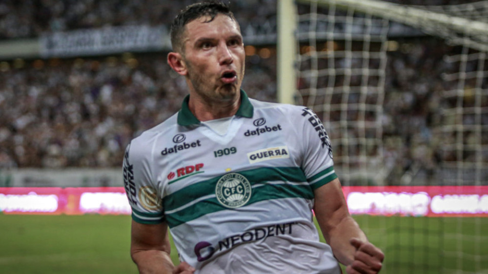 DM libera alguns jogadores para o clássico