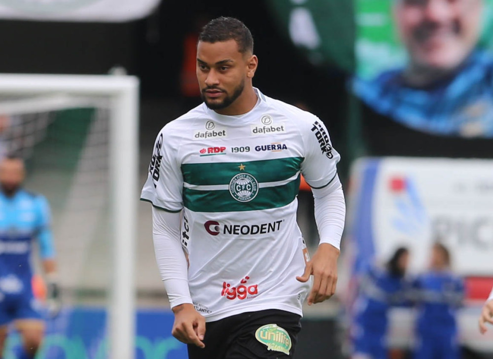 Thonny Anderson é afastado pelo Coritiba