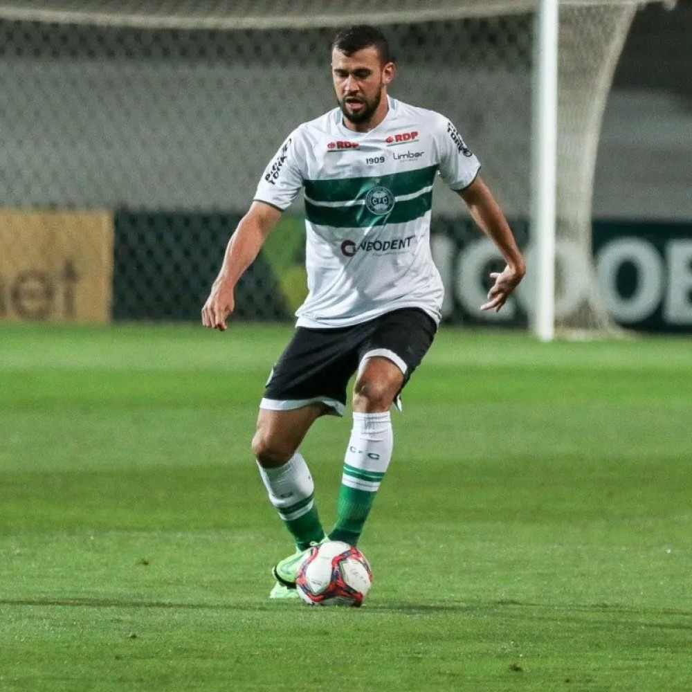 Coritiba viaja com novidades para Caxias