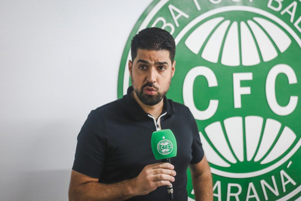 Invasão de técnicos estrangeiros na elite do futebol nacional