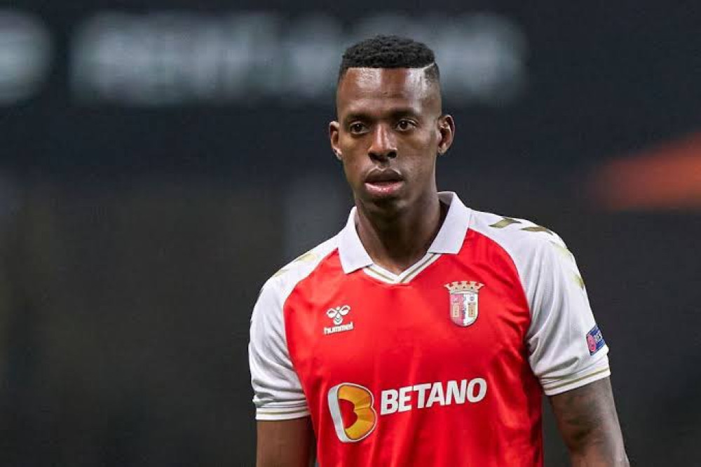 Lateral colombiano interessa ao Coritiba