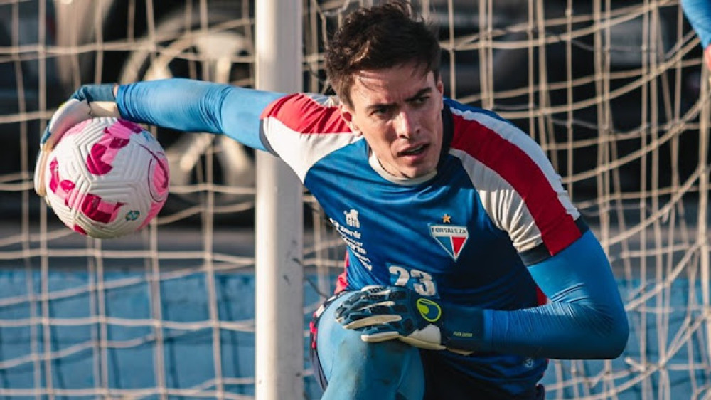 Coritiba descarta Renan Ribeiro e contrata goleiro do Fortaleza