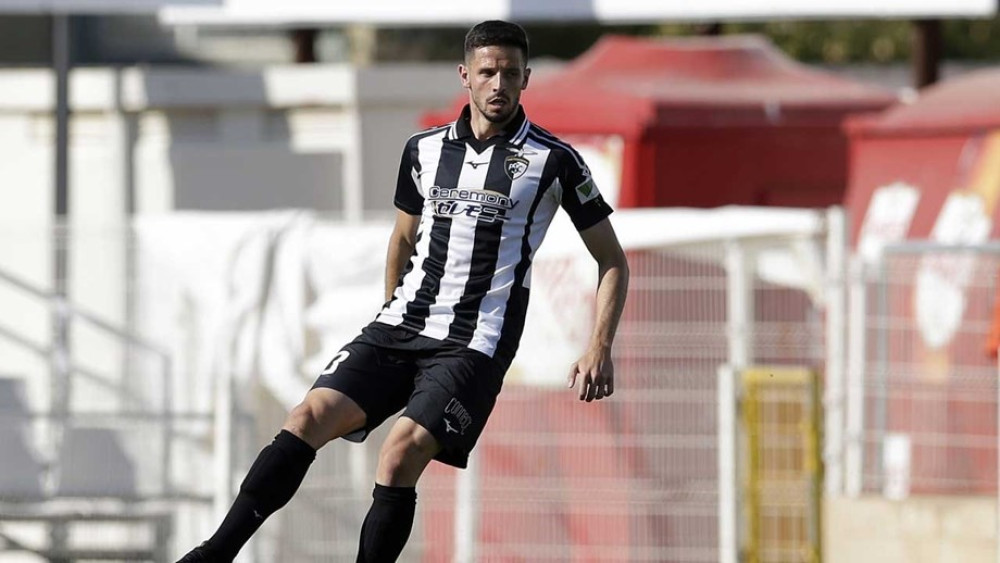 Mais um zagueiro chegando ao Coritiba