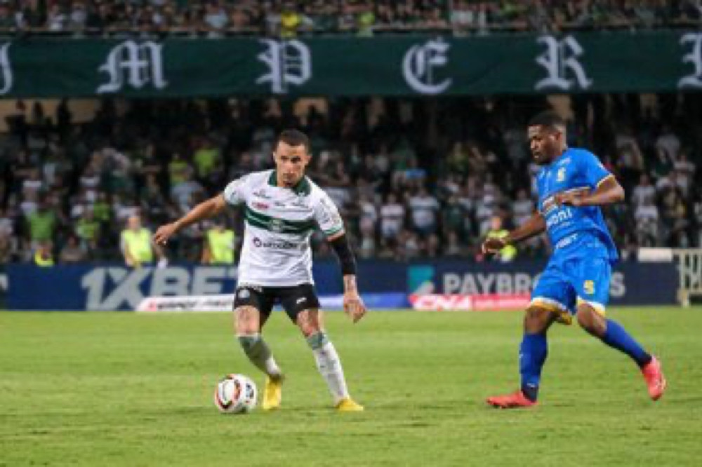 Em atuação apagada, Coxa empata sem gols no Couto