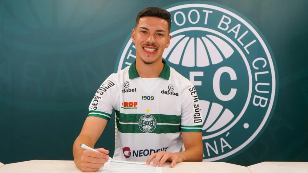 Zagueiro Jean amplia contrato com o Coritiba
