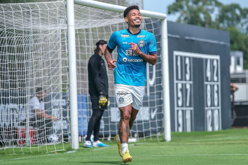 Com novidades no meio, Coritiba vai definindo seu time titular