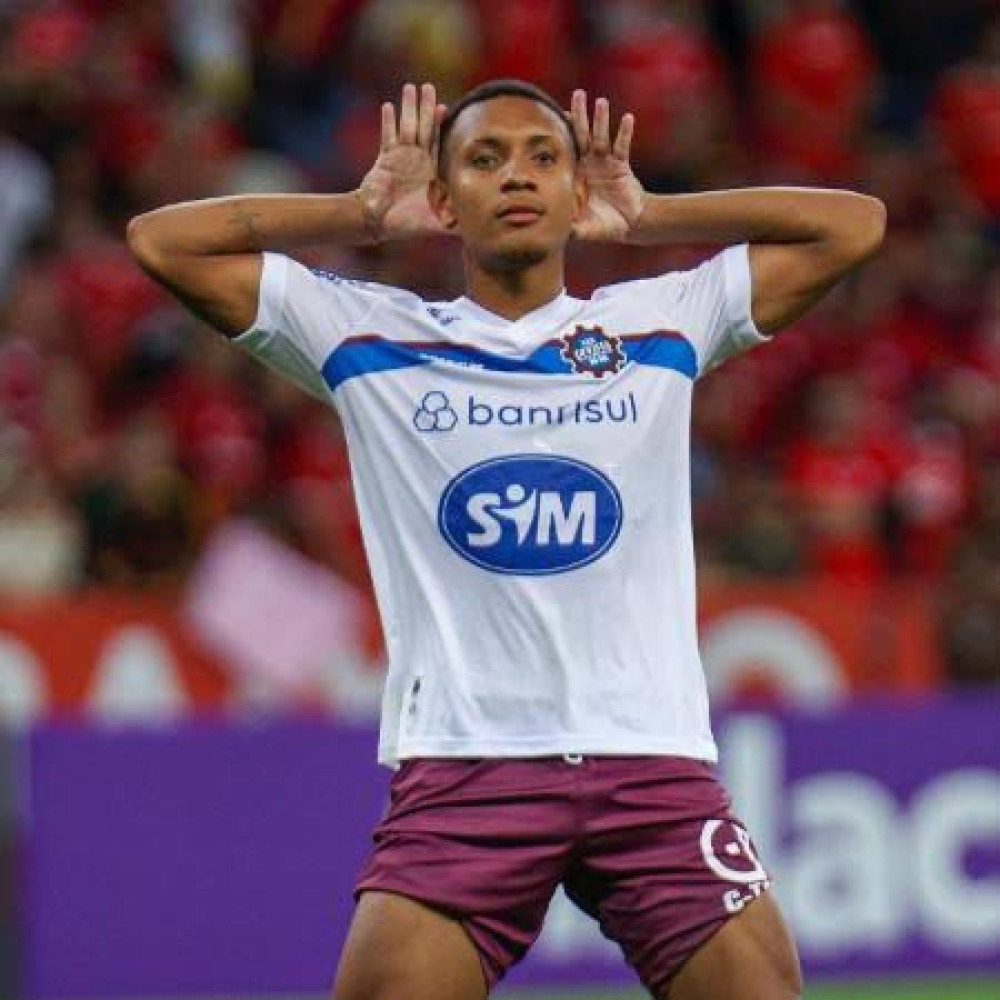 Wesley Pombo é o novo atacante do Coritiba