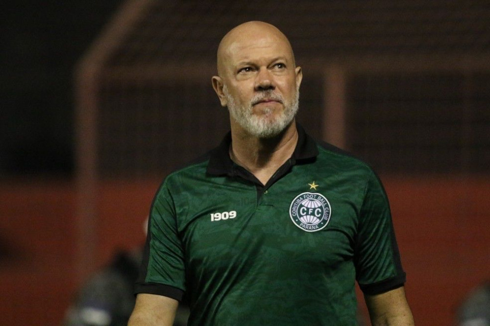 Coritiba demite Antônio Carlos Zago