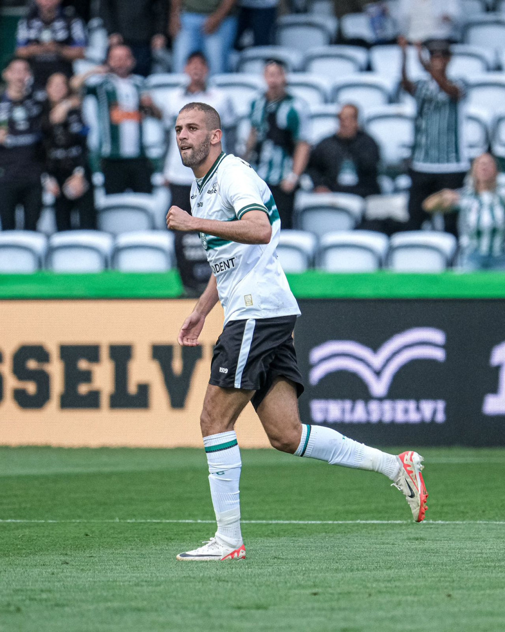 Coritiba ganha Atletiba e volta a vencer depois de oito jogos!