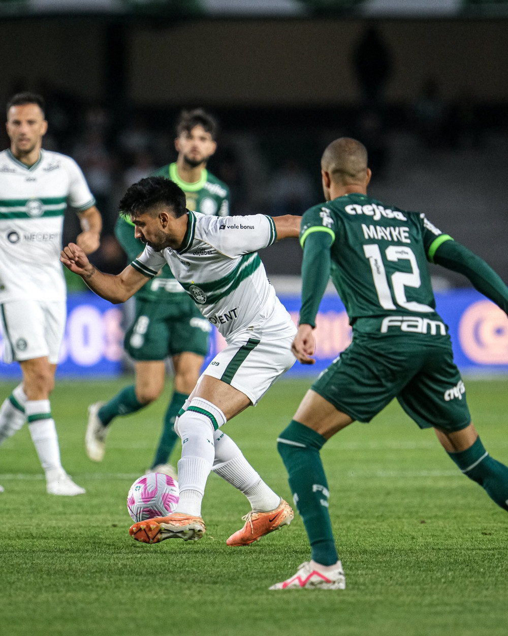Coritiba perde em casa para o Palmeiras 