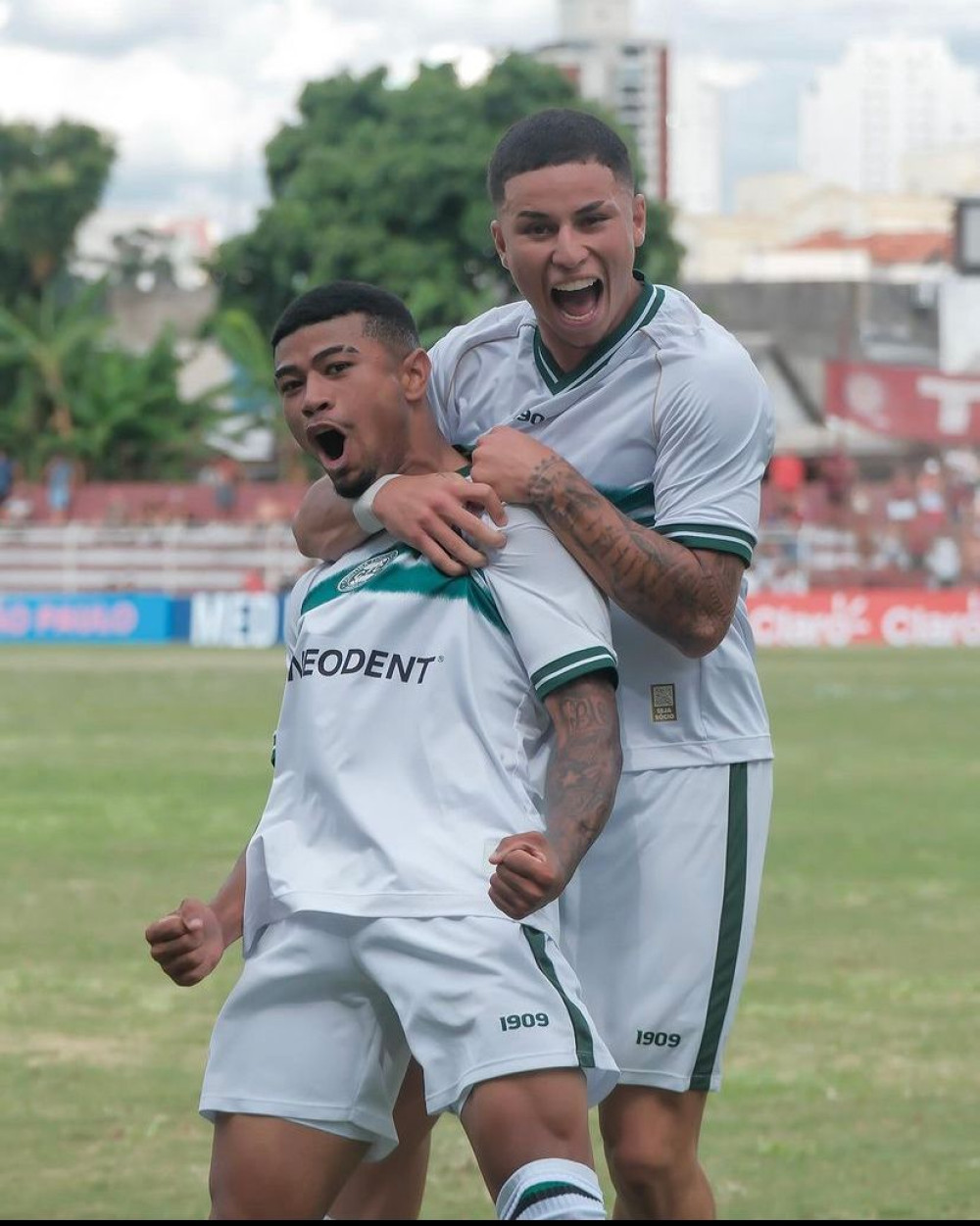 Coritiba bate o Juventus e termina na liderança do seu grupo
