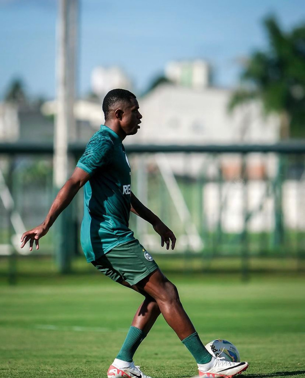 Novo reforço é a novidade para o jogo contra o Maringá