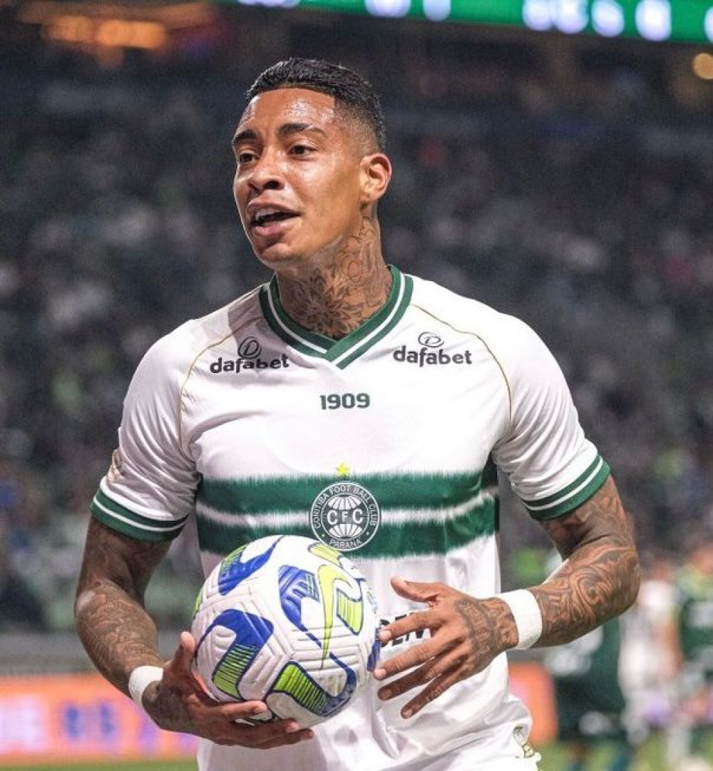 Alef Manga voltará a treinar no Coritiba a partir da próxima quarta-feira