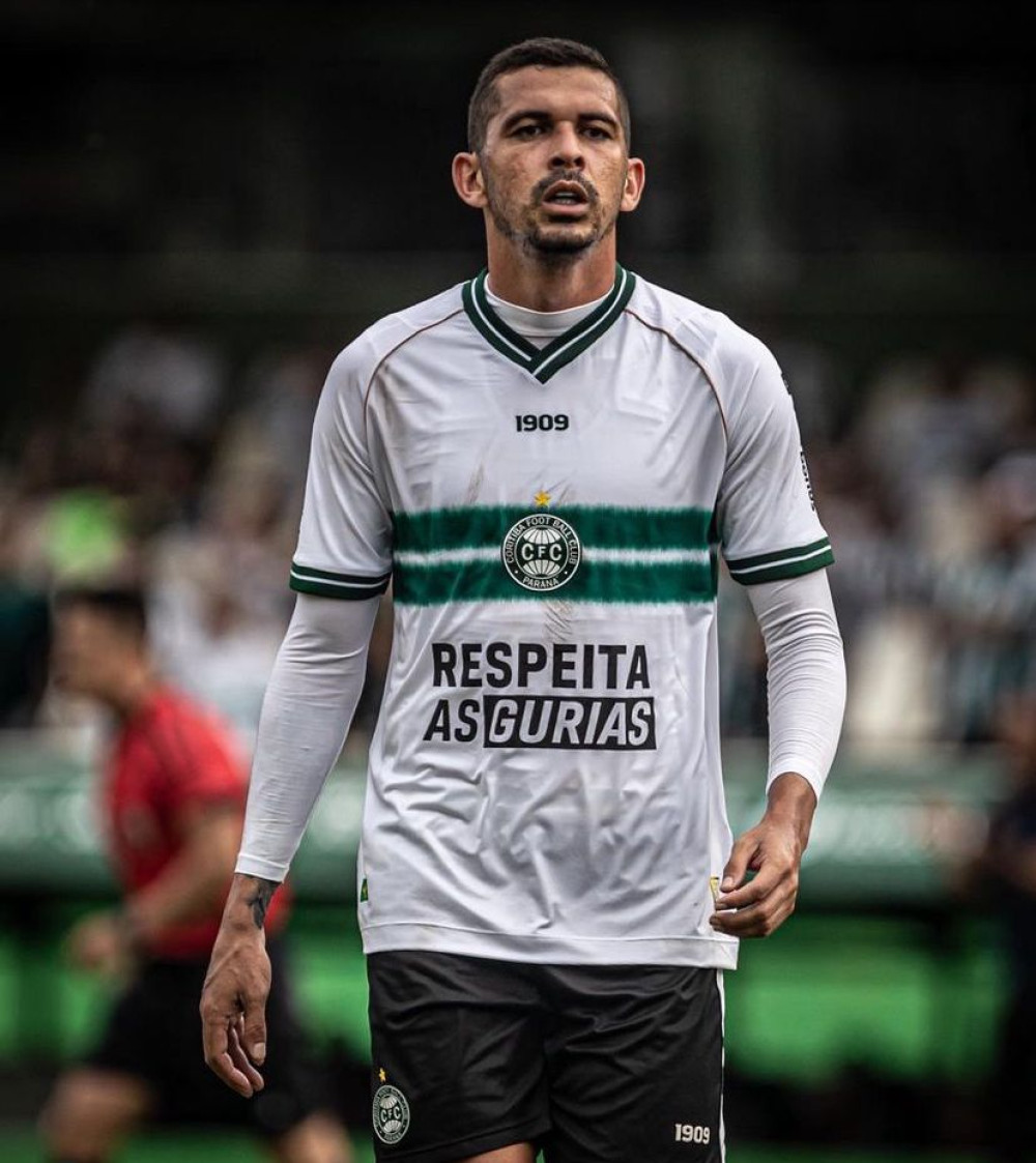 Bruno Melo desfalca o Coritiba em Maringá