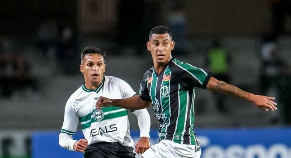 Coritiba e Maringá começam o duelo pelas semifinais do paranaense
