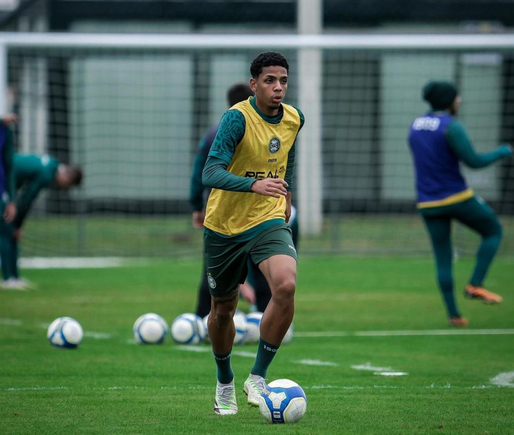 Coritiba tem retorno e desfalque para jogo contra o Ceará